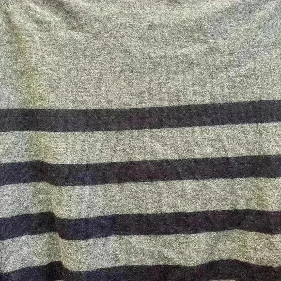 Gap Men's Sweater Grey Striped Size Large 100% Extra Fine Merino Wool - Picture 8 of 12